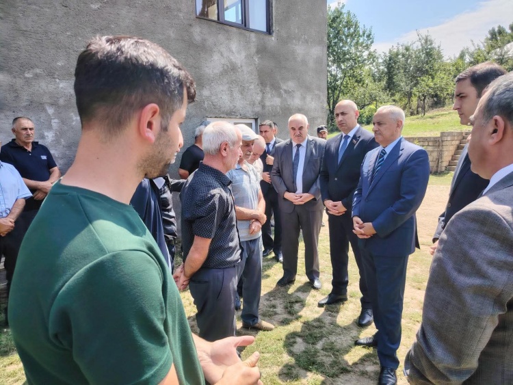 Deputat və İcra başçısı qazinin yas mərasimində iştirak ediblər