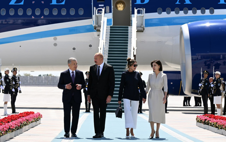 Prezident xanımı ilə Özbəkistandadır - Fotolar+Video
