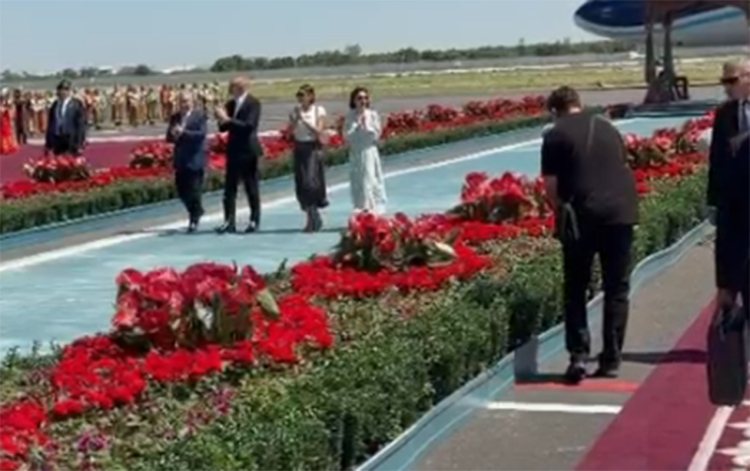 Prezidentlə xanımını alqışlarla qarşıladılar