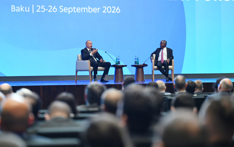 Prezident II Azərbaycan Beynəlxalq İnvestisiya Forumunda iştirak edib - Video+Fotolar+Yenilənib