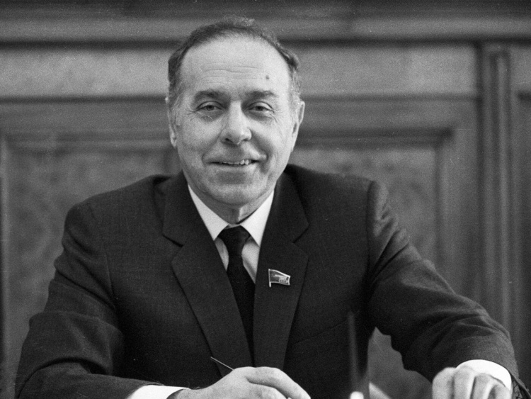 Rafiq Zülfüqarov: Müstəqilliyimizin əbədiliyi təmin edildi