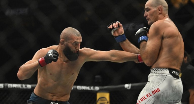 UFC ulduzu ağır qəzadan sağ çıxdı: “Altı dəfə aşdıq, dəbilqəm yox idi”