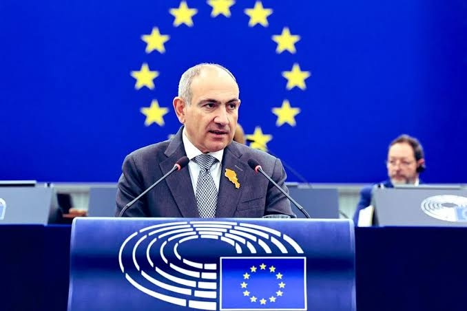 Moskva görüşü ərəfəsi Avropadan Paşinyana ağır zərbə