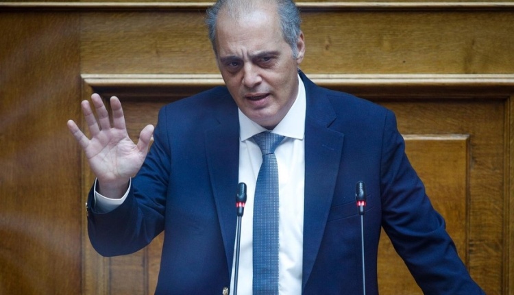 Yunanıstanlı siyasətçidən QALMAQALLI BƏYANAT: Yeganə həll yolu türkləri öldürməkdir