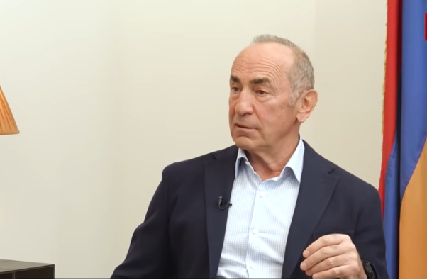 Xankəndidən İrəvanın zirvəsinə, oradan istintaqa: Robert Köçəryanın ziddiyyətli siyasi yolu