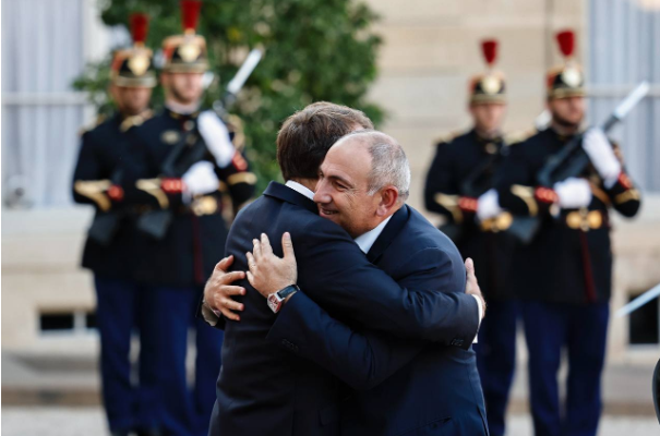 Paris sammitində Azərbaycan niyə yoxdur? Makronun seçimi Bakıya münasibəti yenidən gündəmə gətirdi