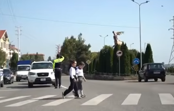 Qusarda “Diqqət, uşaqlar!” aylığı çərçivəsində maarifləndirici görüş keçirilib