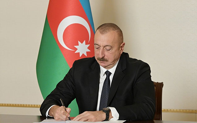 İlham Əliyev neft sənayesi işçilərini təltif etdi