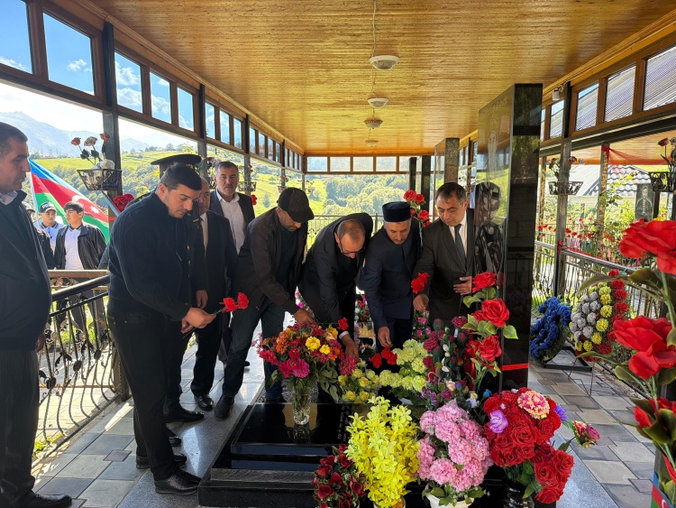 Şəhid Qasımov Bayram Arzu oğlunun ildönümü münasibətilə  məzarı  ziyarət edilib