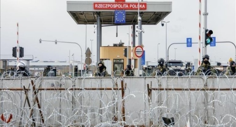 Polşa sərhəddə nəzarəti sərtləşdirir: Rejim daha 6 ay qüvvədə qalacaq