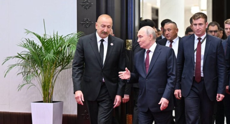 Putin MDB sammitində İlham Əliyevlə ayaqüstü söhbət edib