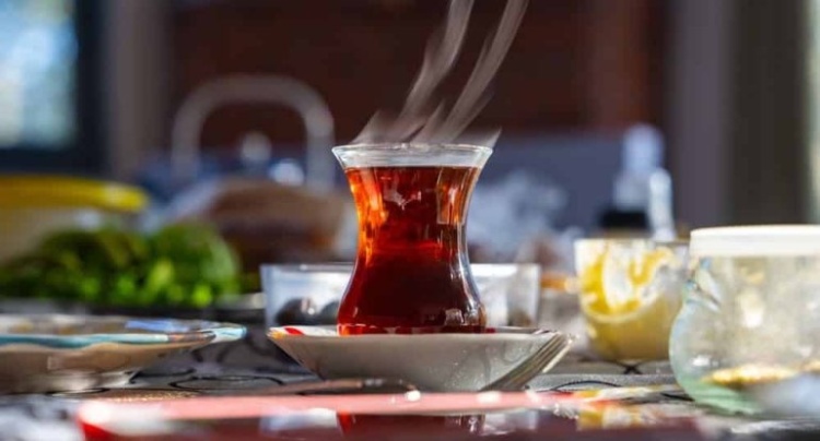 Çaya şəkər əlavə edənlər diqqətli olsun – Həkimlər səbəbini açıqladı