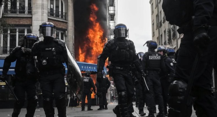 Fransada vəziyyət gərginləşir – 70 min polis səfərbər olunur