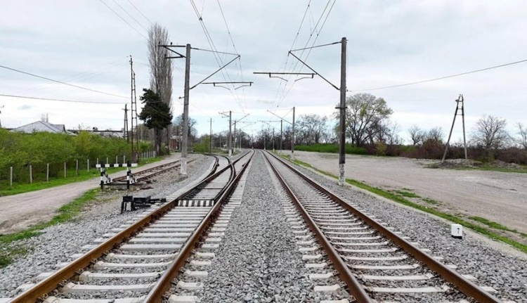 Dəmir yolu keçidlərində təhlükə bitmir: Üç ilin ağır qəza statistikası açıqlandı