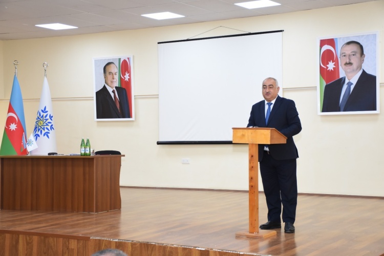 Qaradağ rayonunun Sahil qəsəbəsində YAP-ın VIII Qurultayından irəli gələn məsələlərə həsr olunmuş müşavirə keçirilib